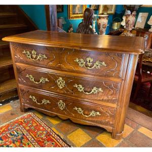 Belle Commode Bombée En Noyer Louis XIV, XVIII Eme Siècle