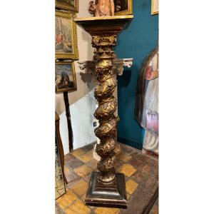 Grande Colonne Torse  Sculptée En Bois Doré Du XVIII Eme Siècle