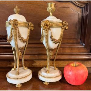 Candlesticks - Reversible Cassolettes In Louis XVI Style, In White Carrara Marble And Gilt Bronze