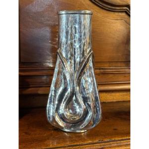 Art Nouveau Vase In Repoussé Pewter Signed Alice And Eugène Chanal