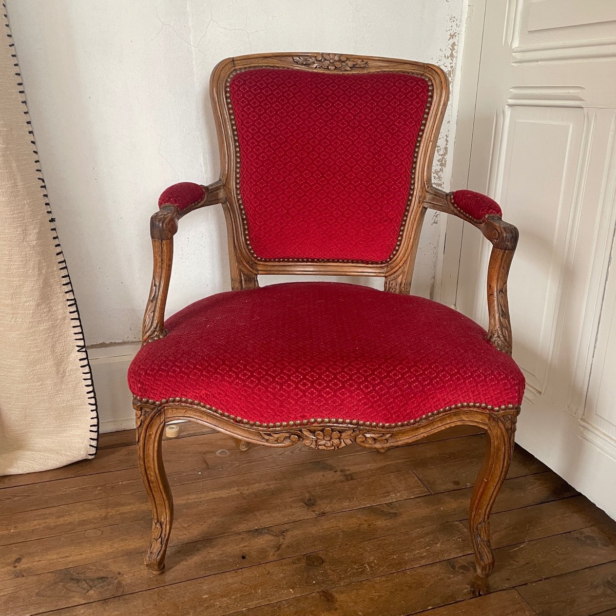 Fauteuil Cabriolet En Noyer D’époque Louis XV XVIIIe Siècle Lyon Vallée Du Rhône