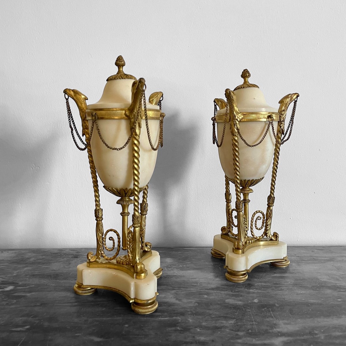 Gilt Bronze Eagle Cassolettes, White Carrara Marble, Late 18th - Early 19th Century-photo-2