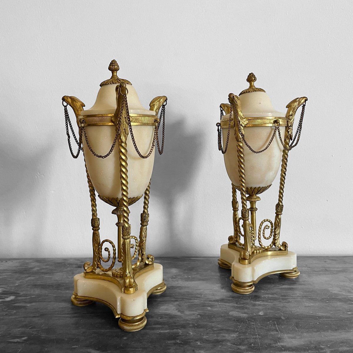 Gilt Bronze Eagle Cassolettes, White Carrara Marble, Late 18th - Early 19th Century-photo-3