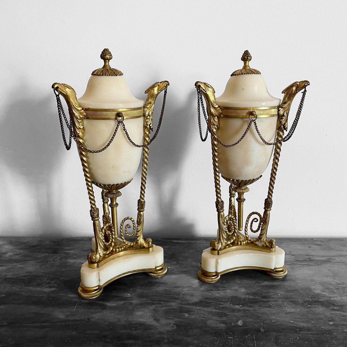 Gilt Bronze Eagle Cassolettes, White Carrara Marble, Late 18th - Early 19th Century-photo-4