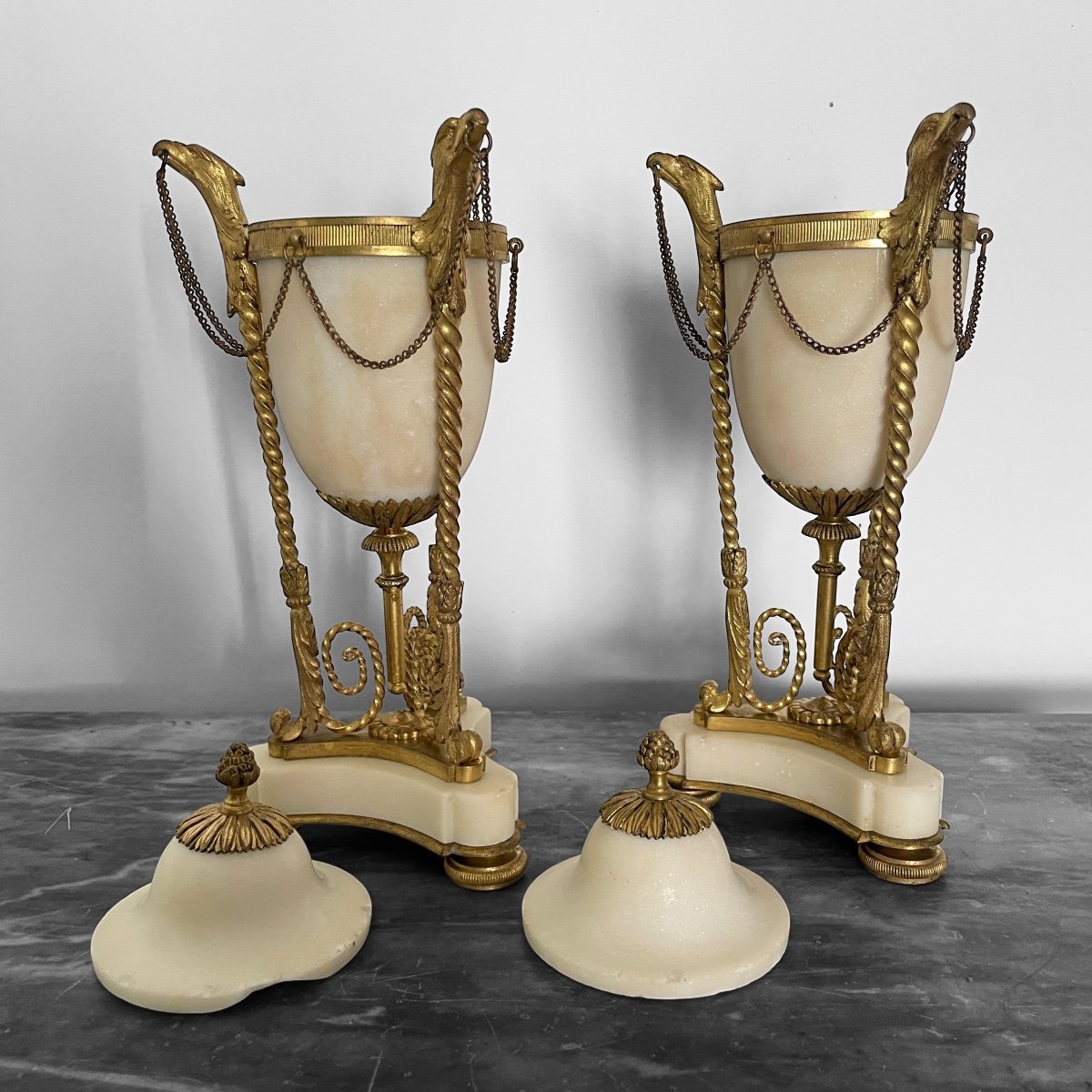 Gilt Bronze Eagle Cassolettes, White Carrara Marble, Late 18th - Early 19th Century-photo-4