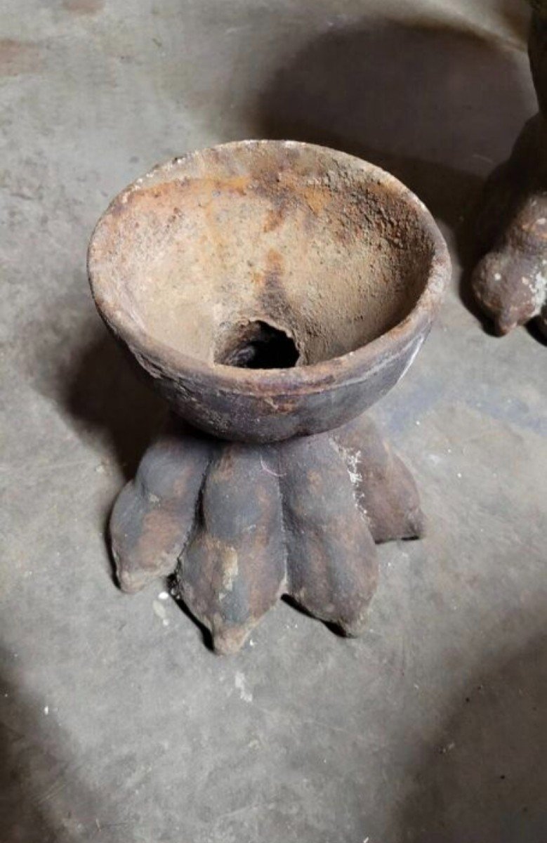 Cast Iron Lion Paw Feet With Old Garden Concrete Balls -photo-4