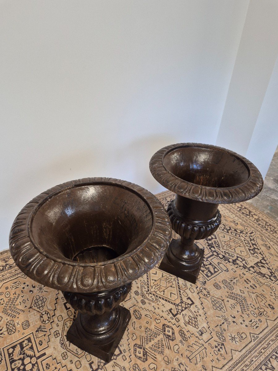 Magnificent Pair Of Medici Cast Iron Vases From A Bourgeois House Large Model Height 73cm -photo-3