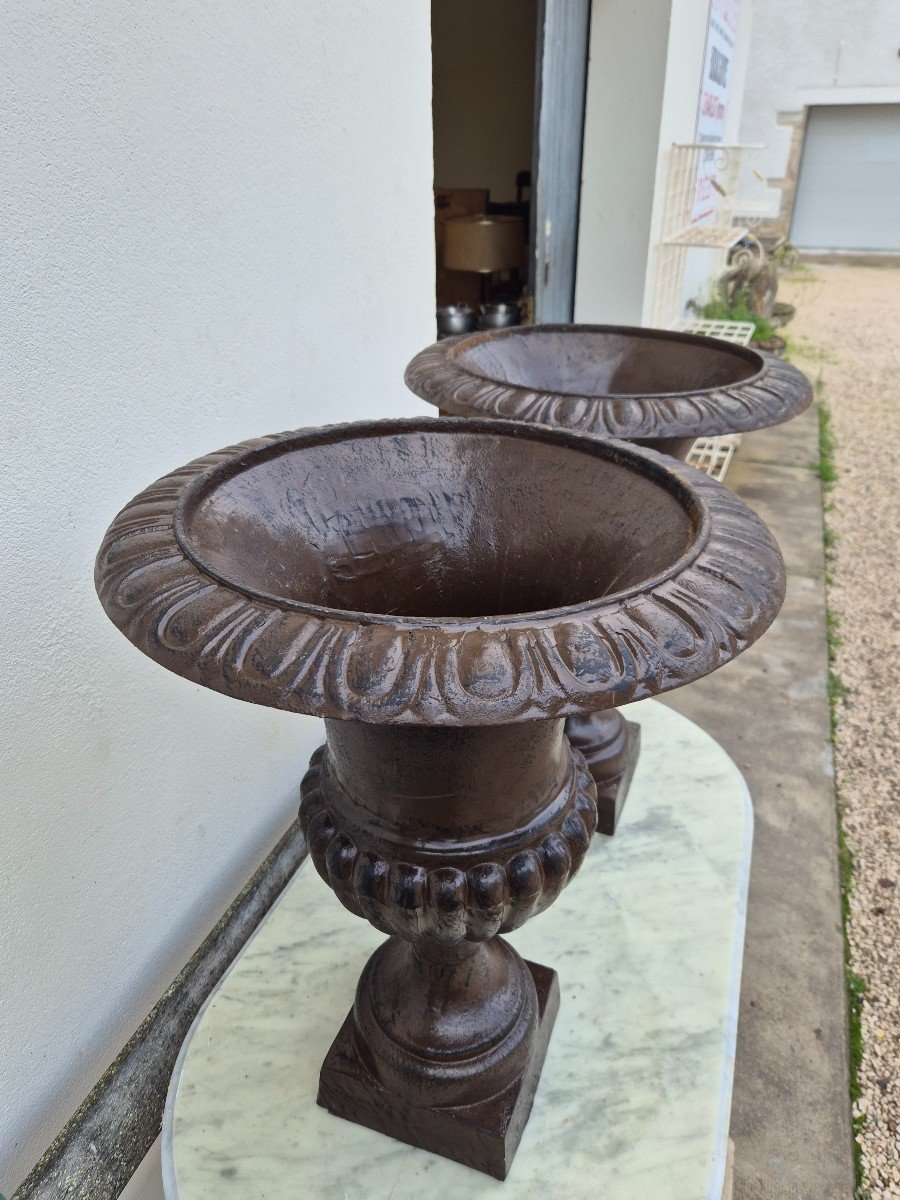 Magnificent Pair Of Medici Cast Iron Vases From A Bourgeois House Large Model Height 73cm -photo-2