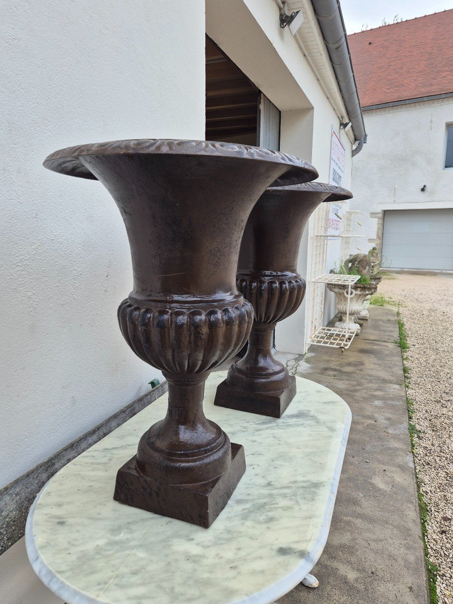 Magnificent Pair Of Medici Cast Iron Vases From A Bourgeois House Large Model Height 73cm -photo-3