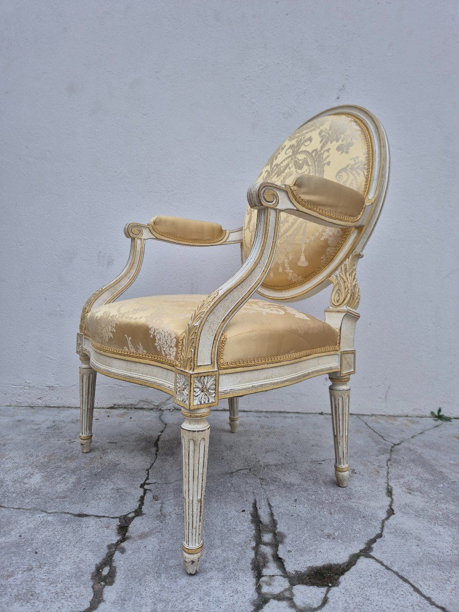 Fauteuil Dit à La Reine Style Louis XVI à Médaillon Décorée-photo-4