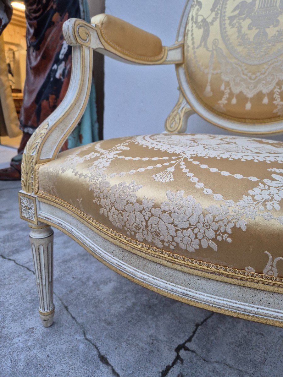 Fauteuil Dit à La Reine Style Louis XVI à Médaillon Décorée-photo-3