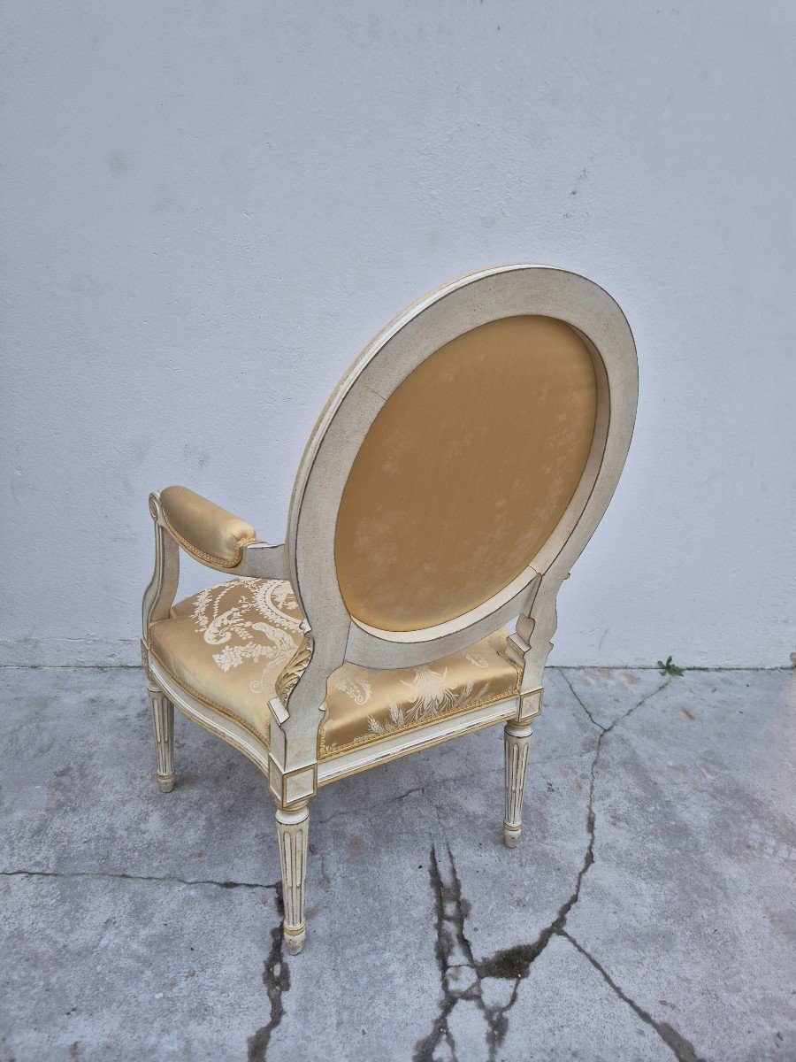 Fauteuil Dit à La Reine Style Louis XVI à Médaillon Décorée-photo-8