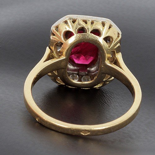 Old Ring In 750 ‰ Yellow Gold Presenting Rubies And Diamonds - B10319-photo-2