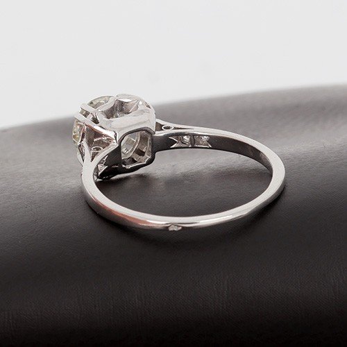 Platinum Solitaire Featuring A Half-size Diamond Of Approximately 1.35 Ct And 6 Diamonds - B10357-photo-4