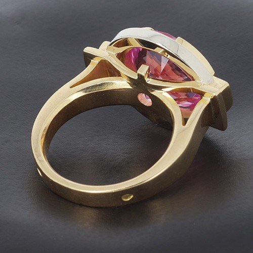 750‰ Yellow Gold Ring Presenting In Open Bezel Setting A 4.74 Ct Pink Sapphire - B10428-photo-3