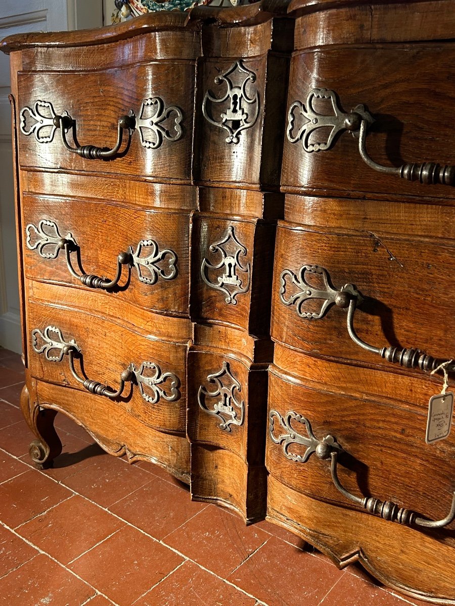 Commode En Chêne D’époque Louis XV, Aux Belles Ferronneries D’acier -photo-2