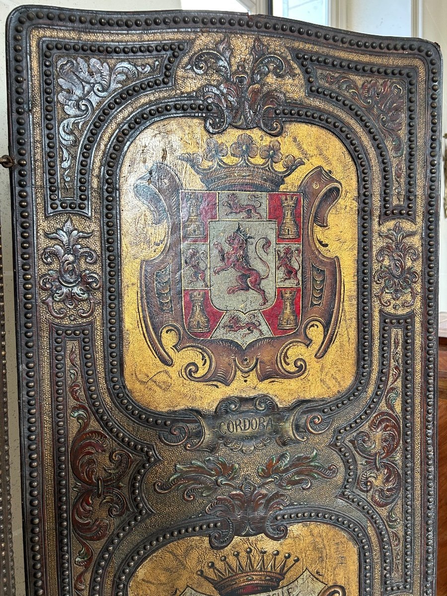 Large Solid Wood Screen With Coats Of Arms Of The Great Cities Of Spain, 19th Century.-photo-6