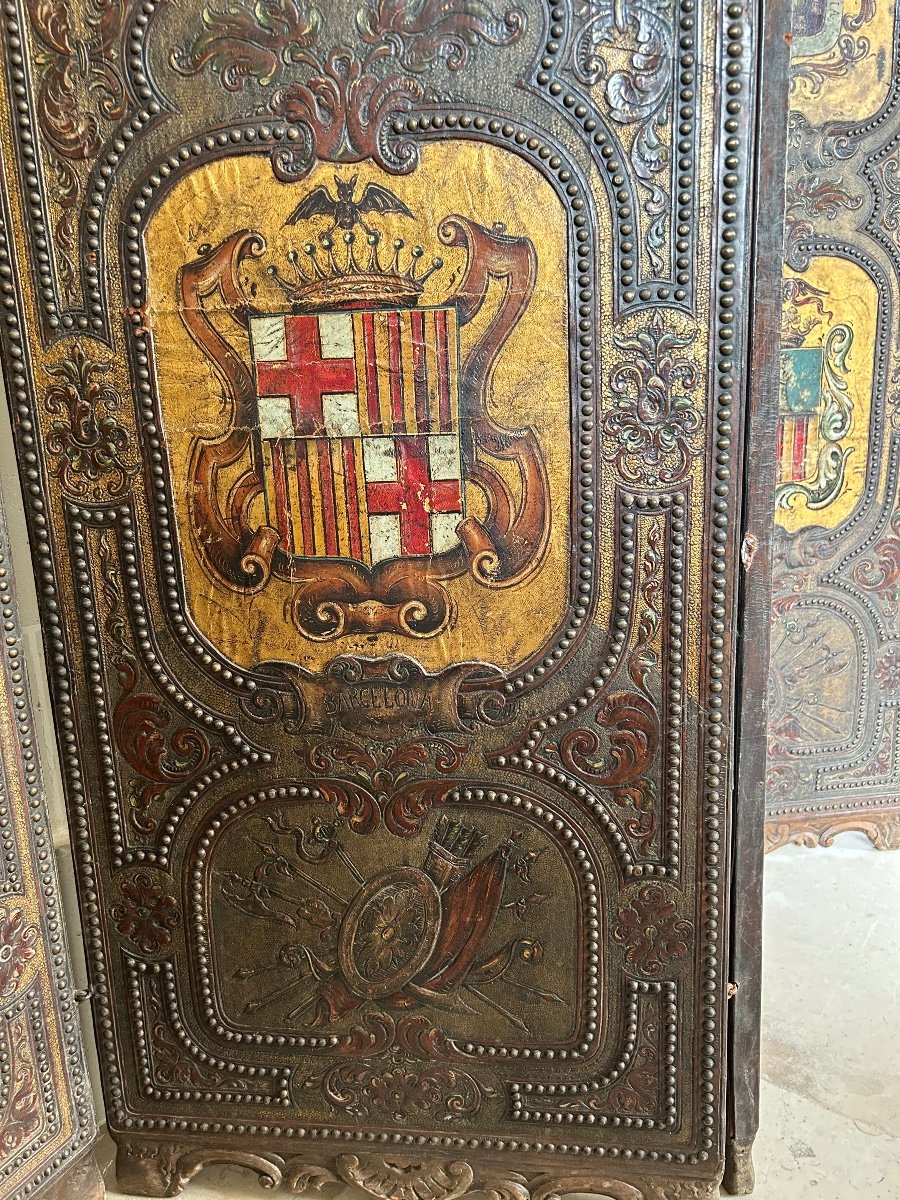 Large Solid Wood Screen With Coats Of Arms Of The Great Cities Of Spain, 19th Century.-photo-8