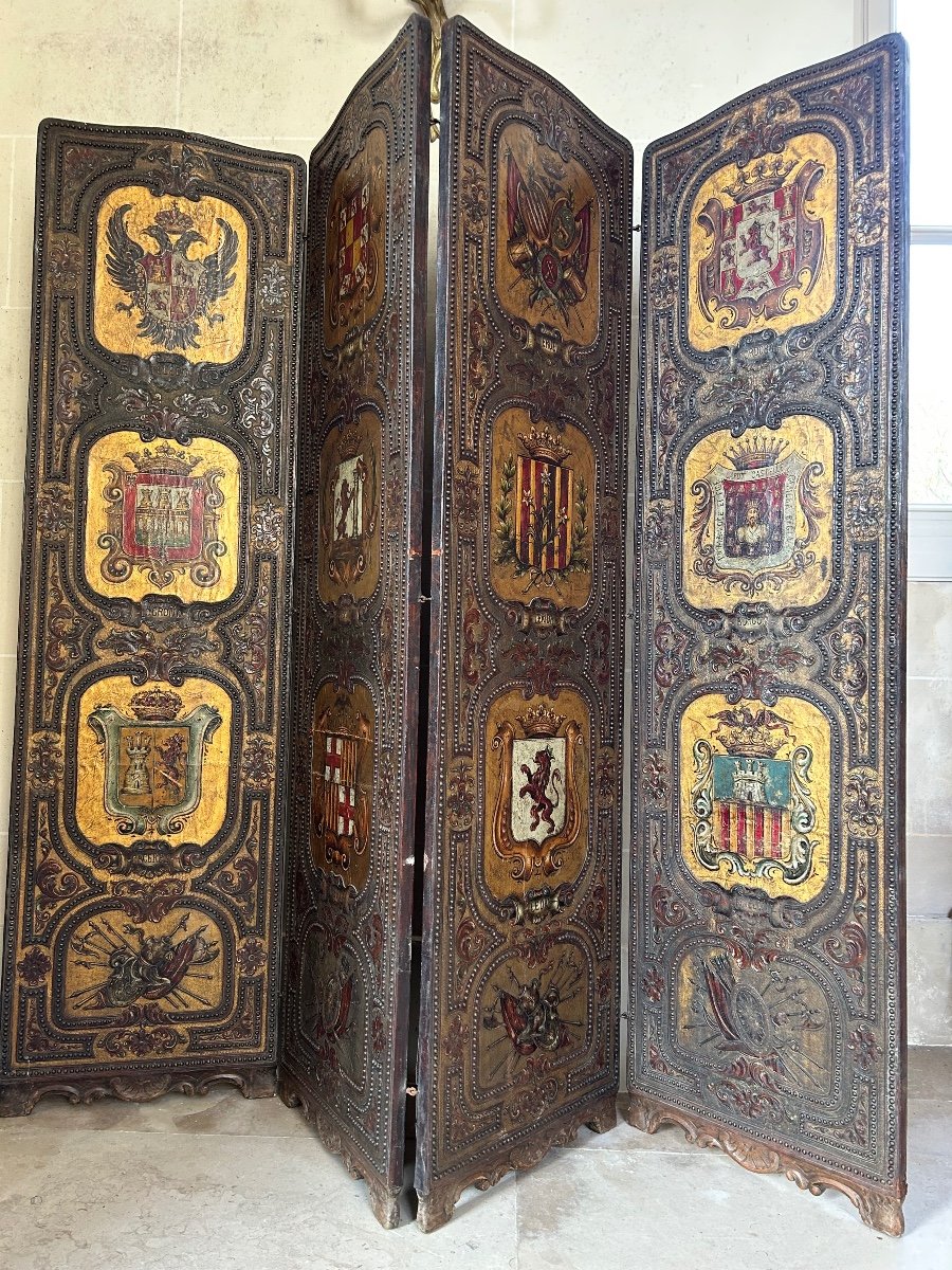 Large Solid Wood Screen With Coats Of Arms Of The Great Cities Of Spain, 19th Century.