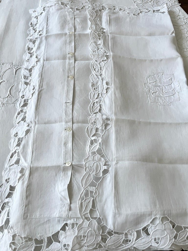 Ensemble Drap Et Taies d'Oreiller En Fil De Lin Brodés Renaissance à Décor De Roses - Vers 1900-photo-2