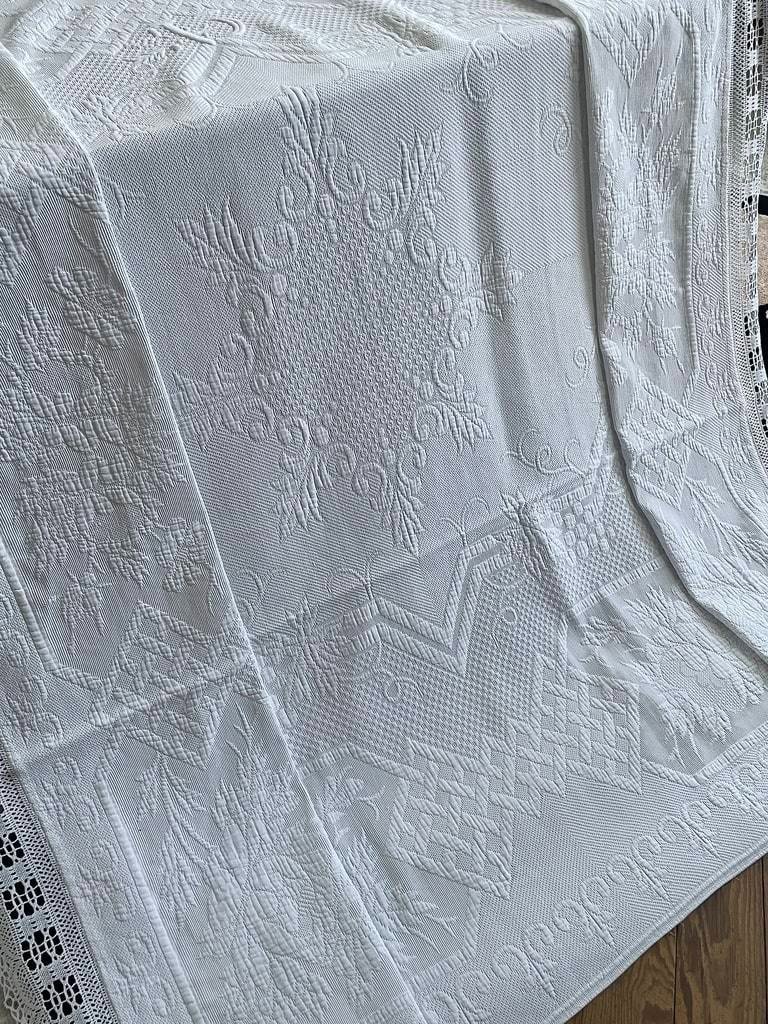 Blanket In Embossed Cotton Pique And Lace - Monogram - A - 