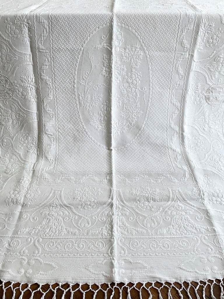 Am Double Encrypted Wedding Blanket On Cotton Piqué - Puy-en-velay Lace