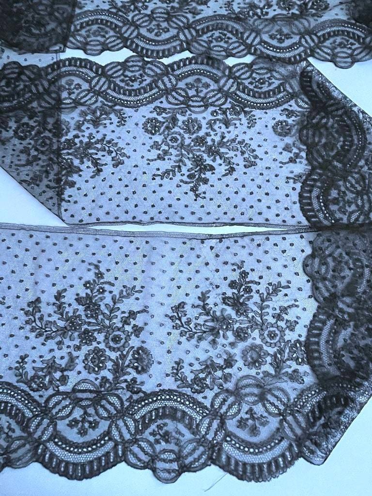 Chantilly Lace - Black Silk Thread - Long Length - Late 19th Century-photo-2