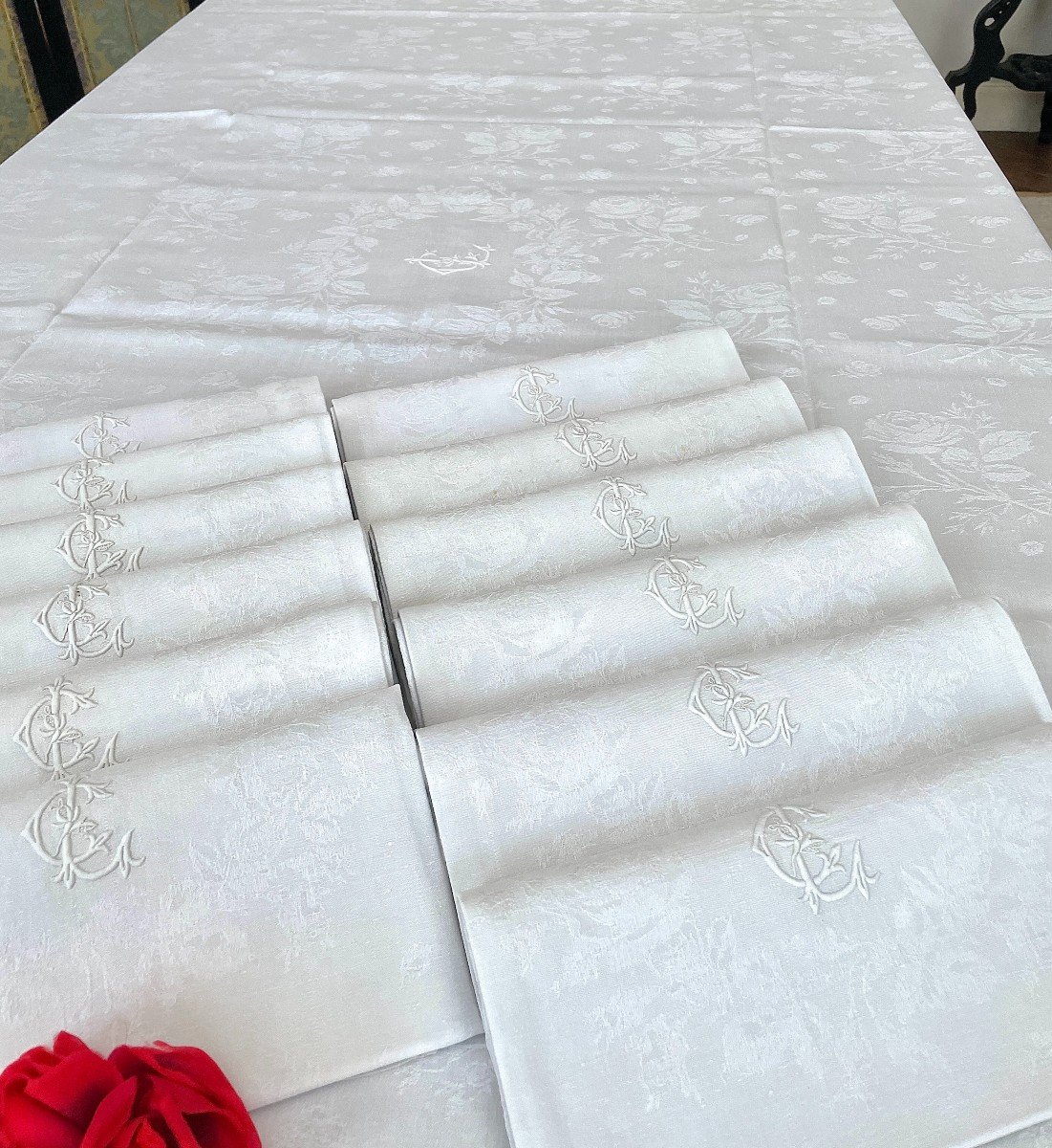 1 Tablecloth And 12 Damask Linen Napkins - Hand Embroidered Table Linen Lc - Late 19th Century 