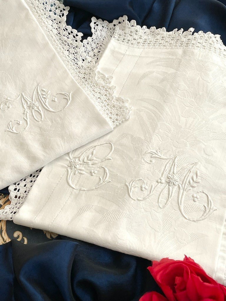 Paire de Taies d'Oreiller - Monogramme CM - Coton Damassé  - Dentelle au Crochet - Fin XIXème