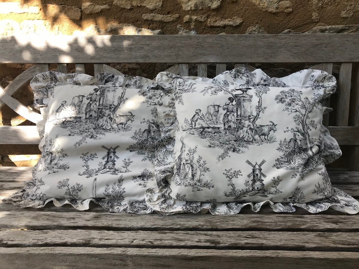 Pair Of Cushions In Toile De Jouy, Pastoral Scene-photo-3