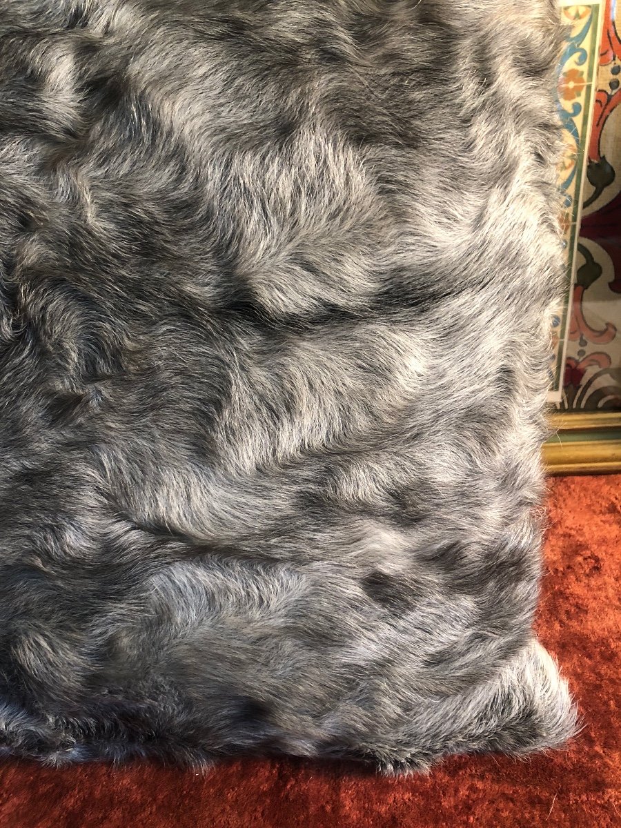 Fur Cushion, Mongolian Goat, Gray Wool Flannel Back. 45 X 45 Cm-photo-2