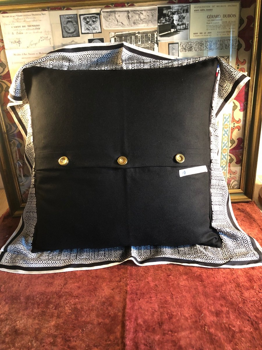 Silk Cushion, Black Wool Flannel Back. 50x50 -photo-4