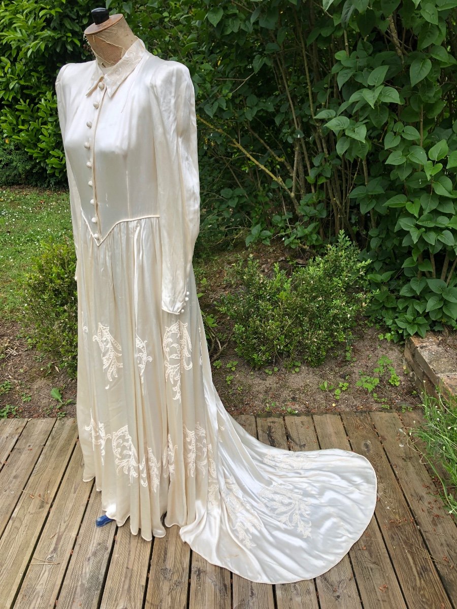 Robe De Mariée En Satin De Soie Brodé. Années 1920/30-photo-3