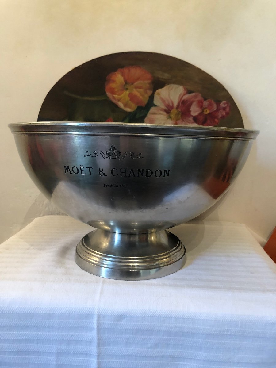 Moët Et Chandon Pewter Champagne Bucket, Champagne Glass And Ice Cubes 