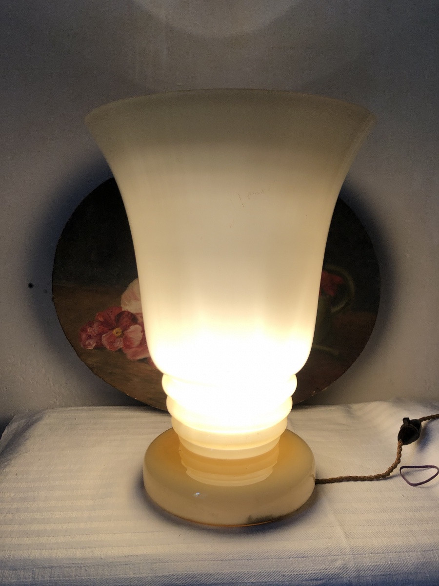 Lampe De Bureau En Opaline Art Déco. Forme Tulipe-photo-2