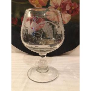 Grand Verre à Pied, Ciselé Dit De Mariage, Grappes De Raisin, Forme Cognac. Début XXème 