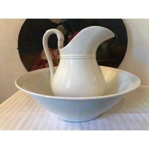 Service De Toilette En Porcelaine Blanche.  Cuvette Et Broc. Fin XIXème