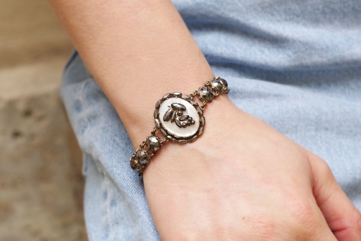 Antique Flower Cut Steel Bracelet With Circular Faceted Steel Links, Flower, Mother Of Pearl-photo-2