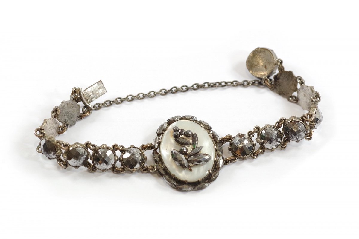 Antique Flower Cut Steel Bracelet With Circular Faceted Steel Links, Flower, Mother Of Pearl-photo-1