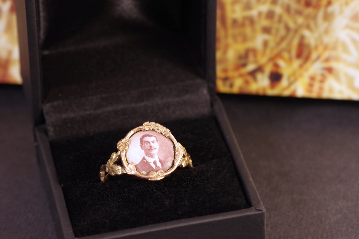 Victorian Photo Portrait Enamel Ring In 18k Gold, Antique Ring, Portrait, Photography Enamel-photo-4