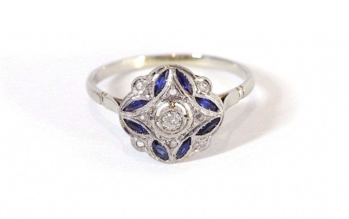 Art Deco Sapphire Ring In 18 Karat White Gold And Platinum, Sapphire Navette, Antique Jewelry
