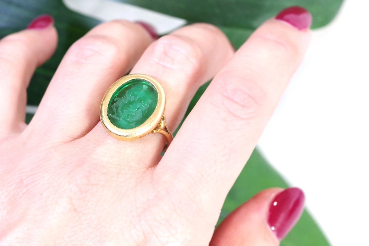 Antique Green Intaglio Ring In 18k Gold, Victorian Ring, Green Intaglio, Glass, Antique Jewel-photo-3