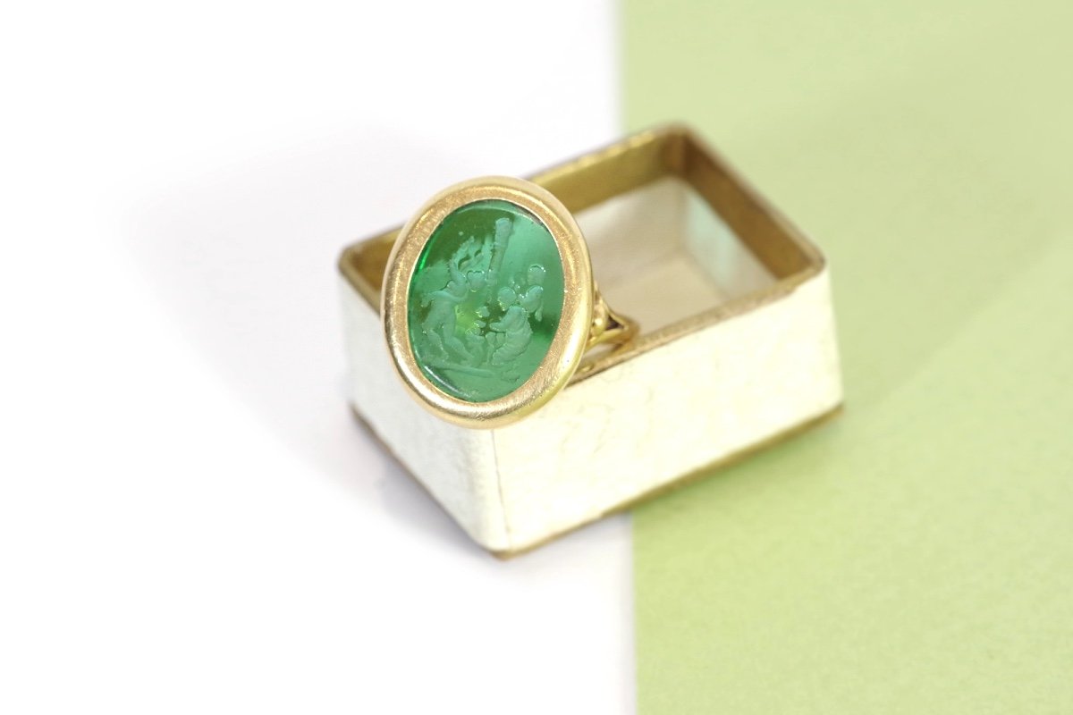 Antique Green Intaglio Ring In 18k Gold, Victorian Ring, Green Intaglio, Glass, Antique Jewel-photo-4