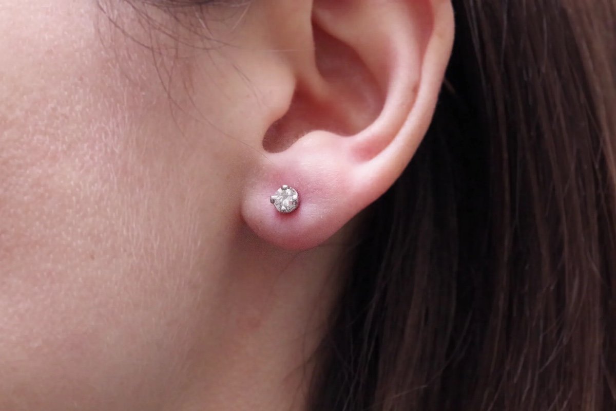 Clous D’oreille Diamants 0.20 Ct En Platine Et En Or Blanc 18k, Puces Diamants, Taille Brillant-photo-1