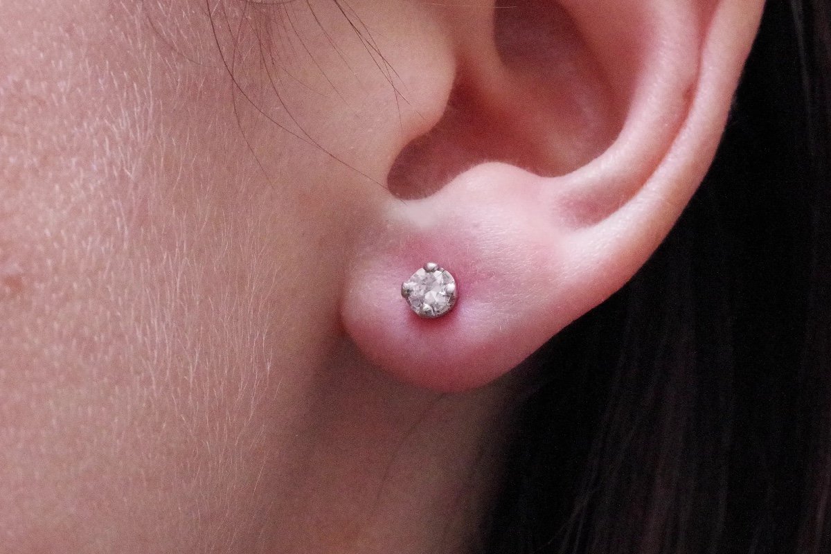 Clous D’oreille Diamants 0.20 Ct En Platine Et En Or Blanc 18k, Puces Diamants, Taille Brillant-photo-2