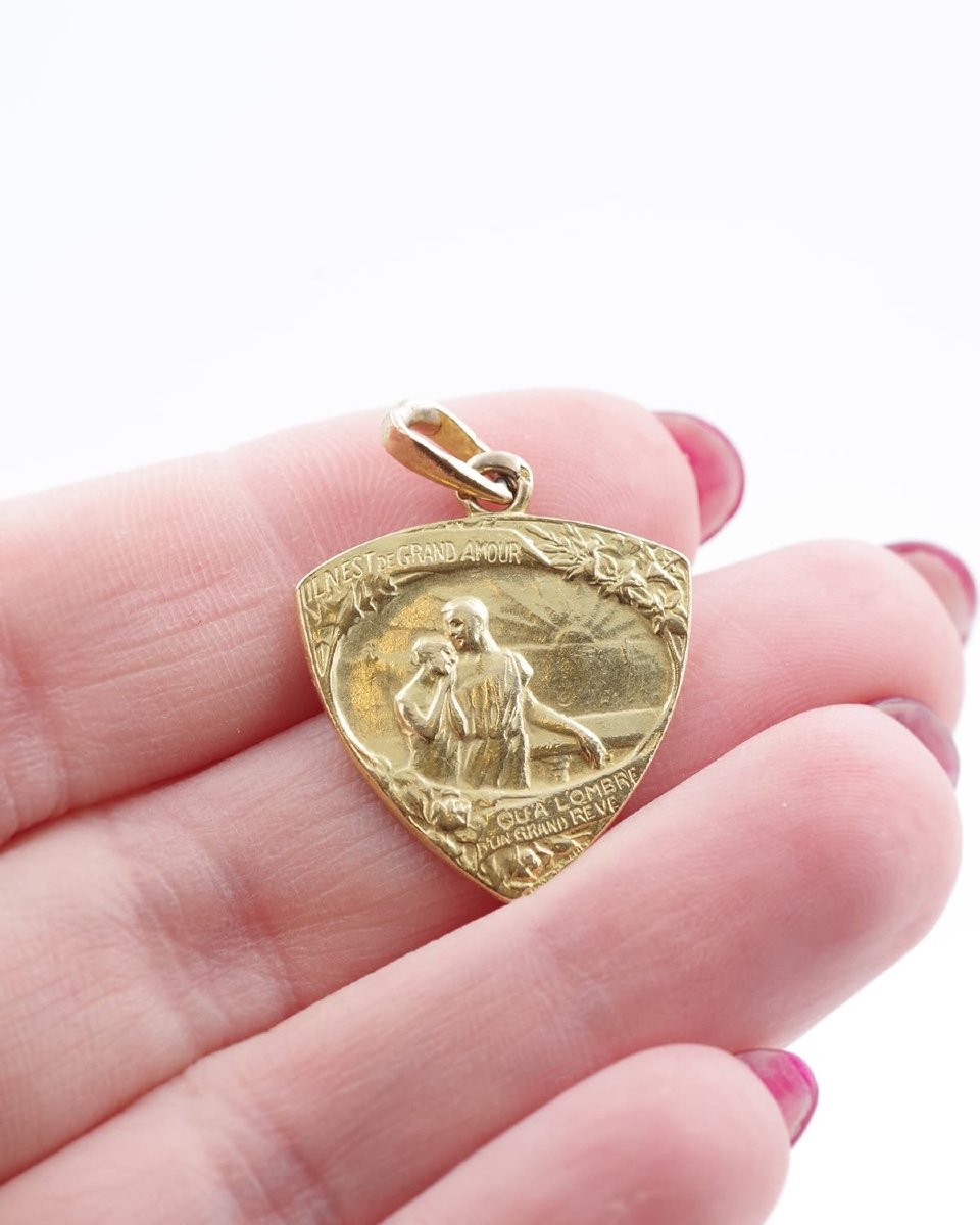 Art Nouveau Eternal Love Pendant In 18 Karat Gold, Edmond Rostand, Antique Jewelry