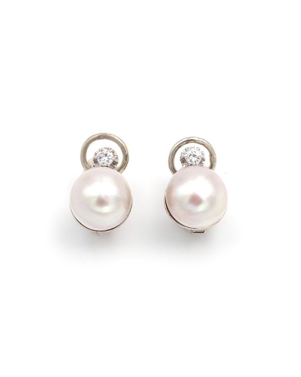 Pearl Diamond Clip Earring  In 18k White Gold, Cultured Pearl, Brilliant Cut Diamond-photo-2