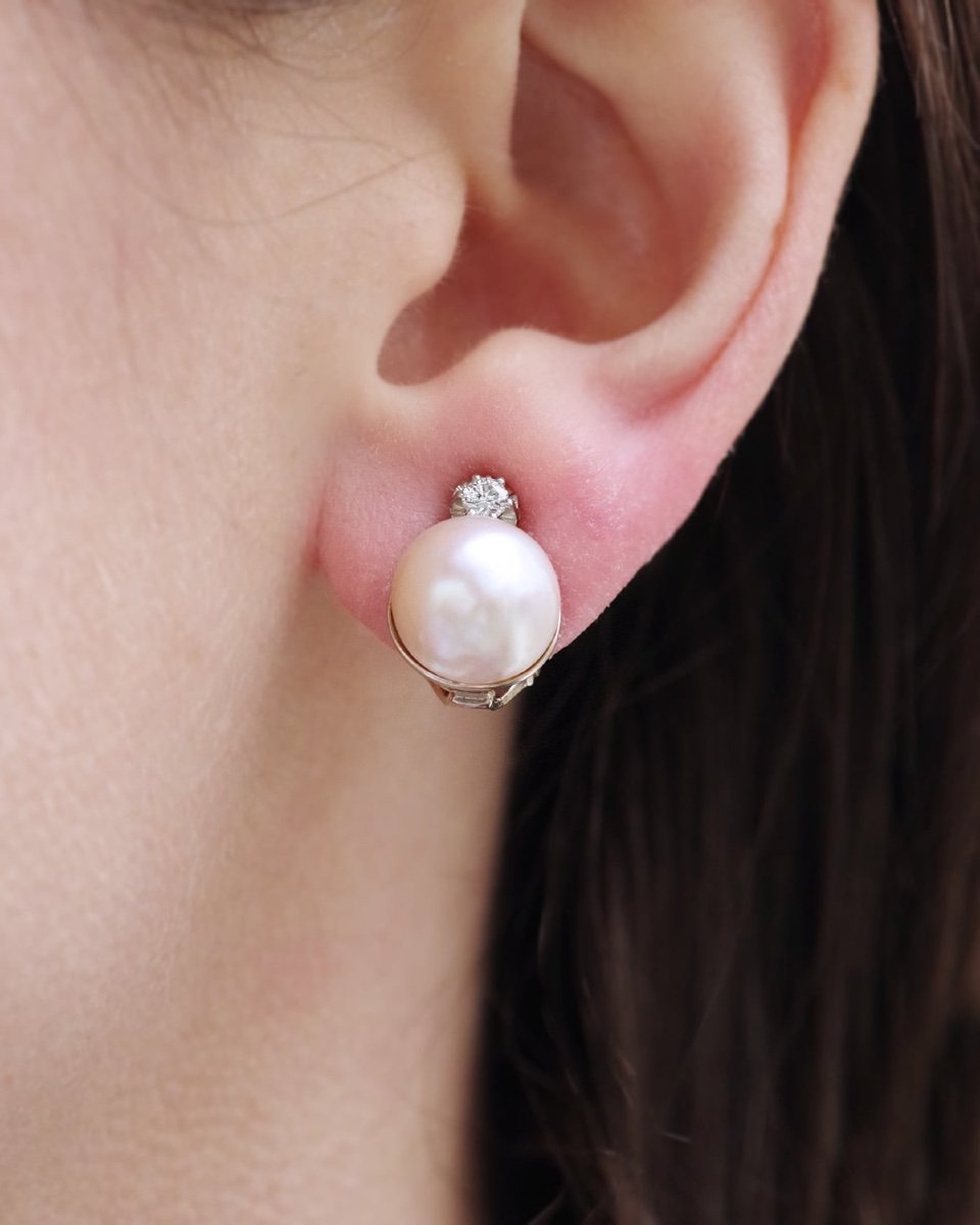 Pearl Diamond Clip Earring  In 18k White Gold, Cultured Pearl, Brilliant Cut Diamond-photo-3