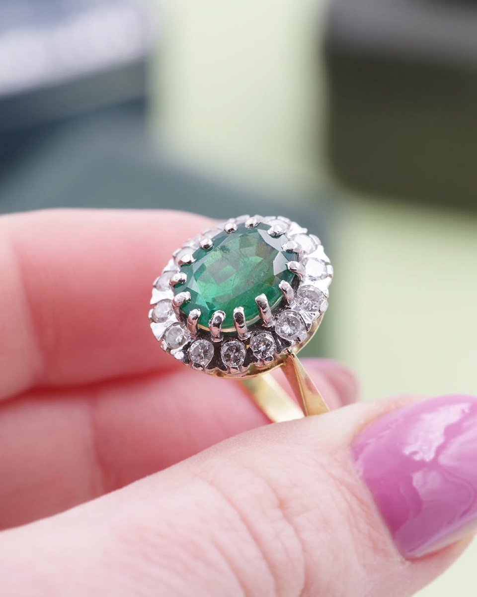 Emerald Cluster Ring 2.61 Cts In 18 Karat Gold, Brilliant Cut Diamonds, Vintage, Zambia-photo-2