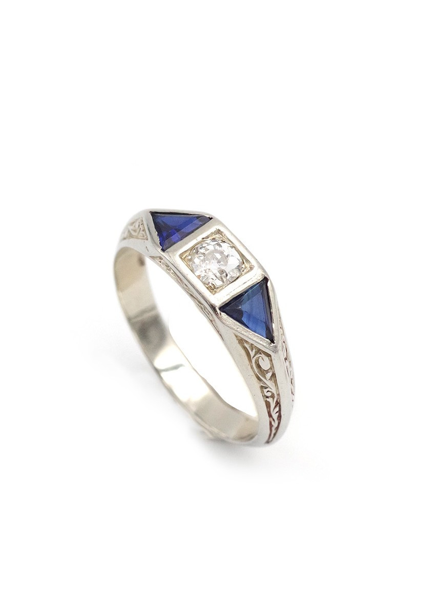 Edwardian Ring For Men In 18k White Gold, Sapphire And Diamond, Early 20th Century, 0.30 Ct